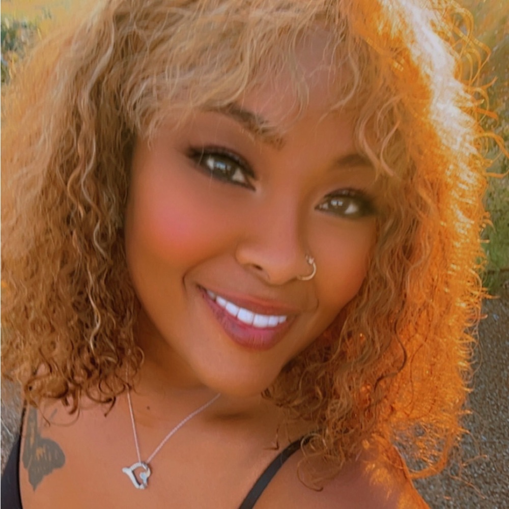 Meet your Posher, Rae